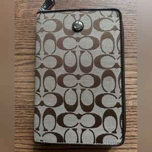 Coach signature ereader/tablet case